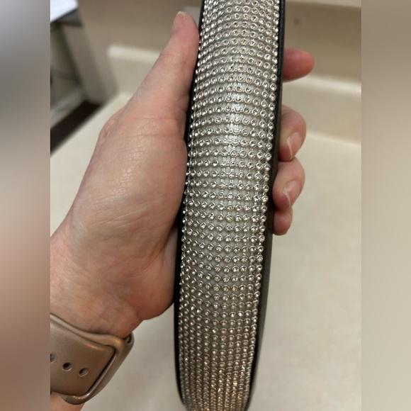 Rhinestone steering wheel cover - Picture 3 of 6